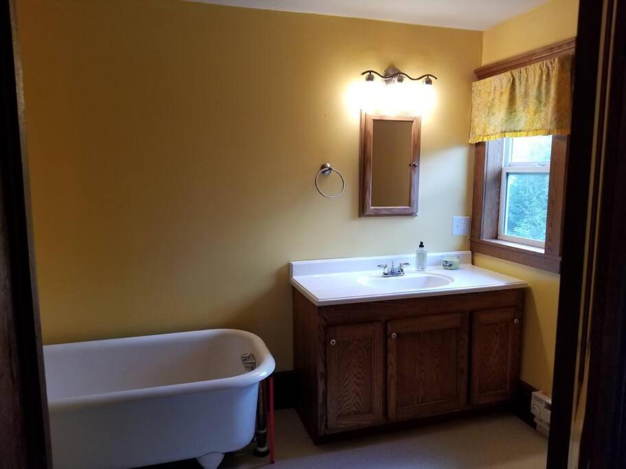 Basecampwv-Durbin. Spacious 4 Bedroom House W/Yard Bagian luar foto