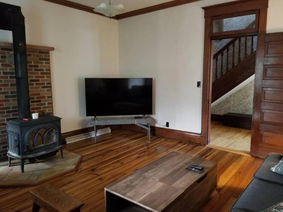 Basecampwv-Durbin. Spacious 4 Bedroom House W/Yard Bagian luar foto